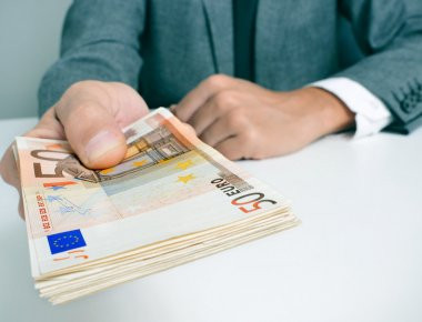 Νέο επίδομα για χιλιάδες ανέργους - Ποιοι δικαιούνται 916 ευρώ από τον ΟΑΕΔ